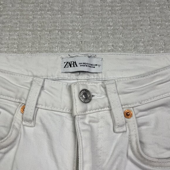 Y2K Zara White Jeans Raw Hem Distressed Denim Womens Size 2 US Casual Zip Fly - Picture 4 of 11